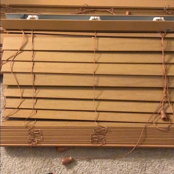 Wood blinds - Picture 2 of 3
